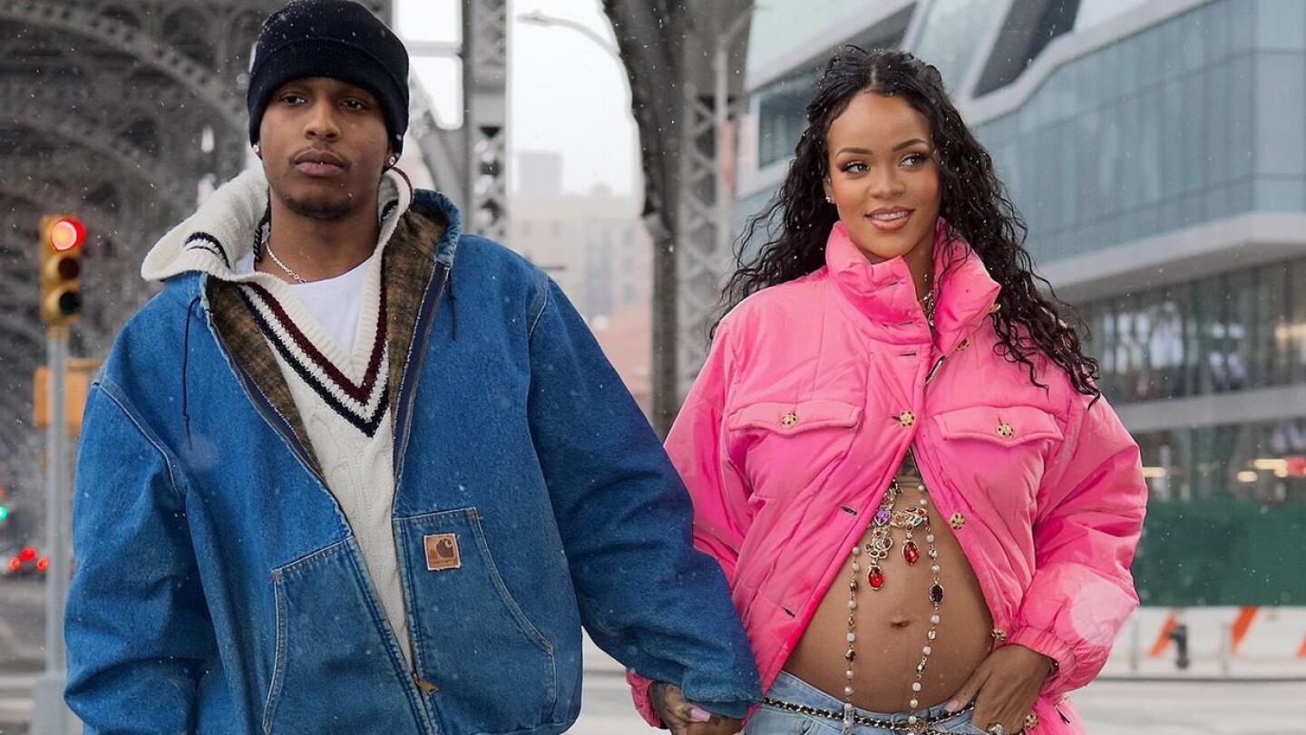 rihanna embarazada ancha