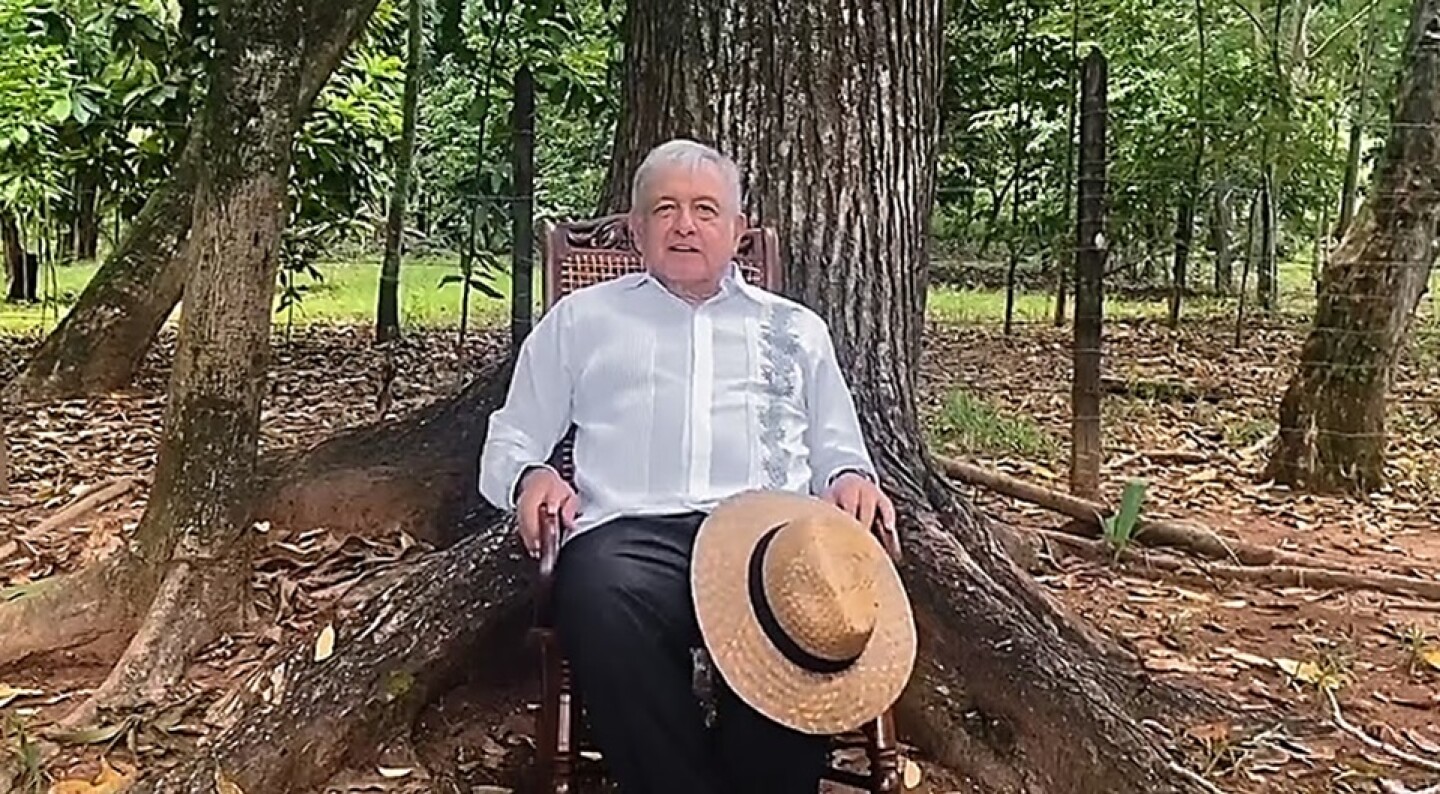 amlo en la chingada.jpg
