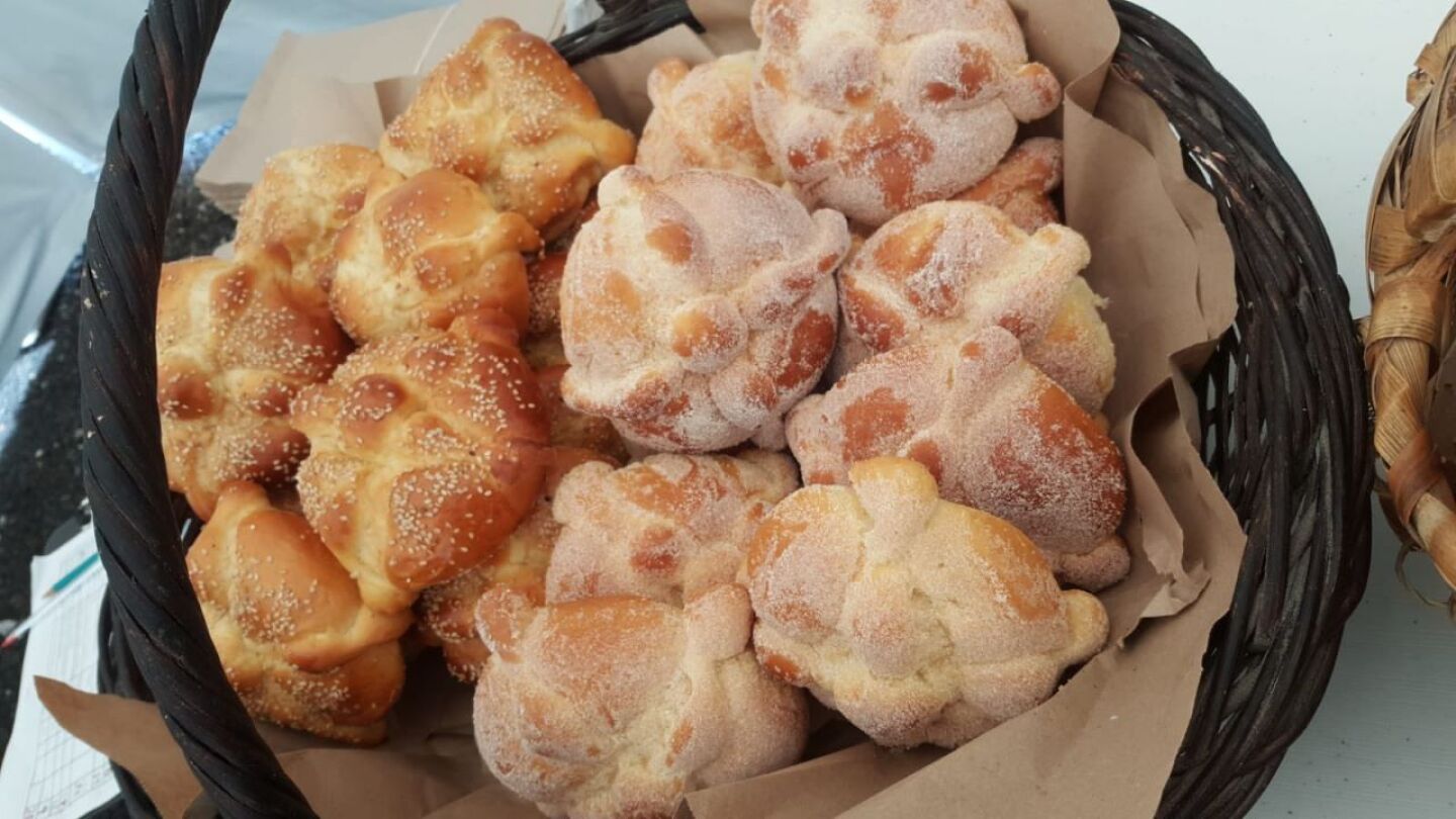 pan-de-muerto