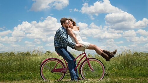 couple-1718244_1280
