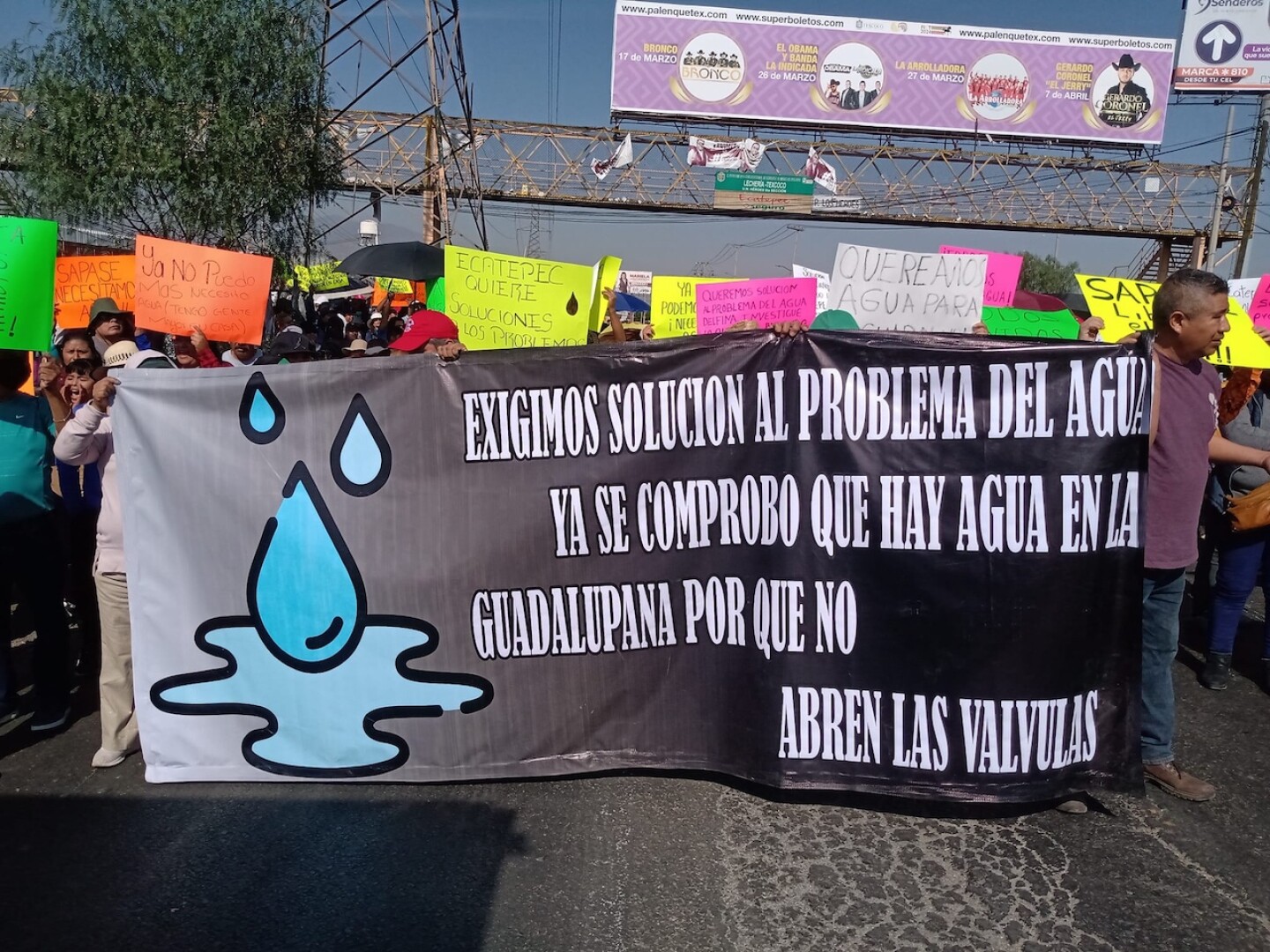bloqueo-texcoco-lecheria-cierre-por-protesta-por-agua-en-ecatepec-2