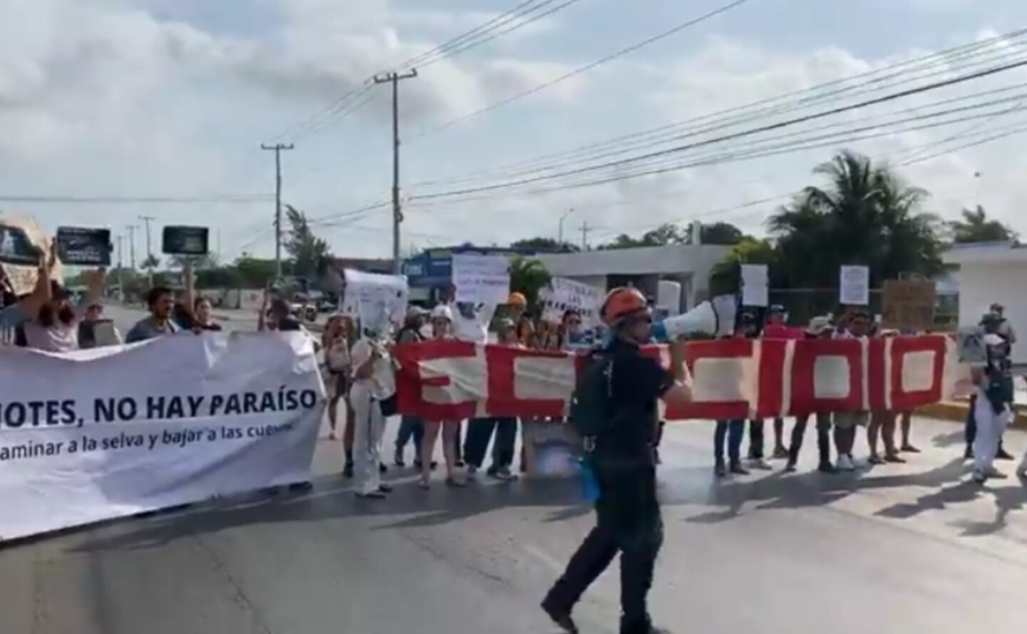 bloqueo-en-playa-del-carmen-tren-maya (1)