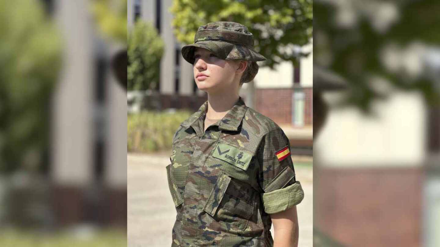 princesa leonor uniforme militara(1)