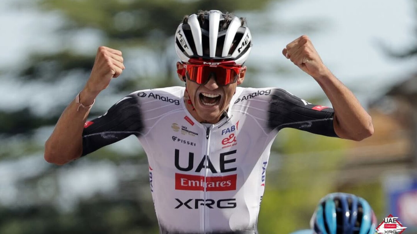 isaac del toro ciclismo(2).jpg
