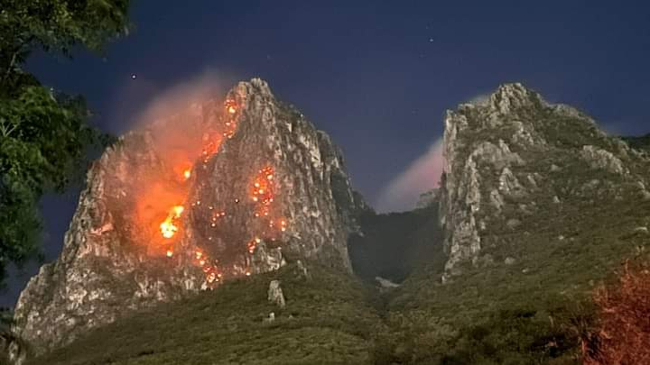 incendio-en-el-cerro-de-la-silla-pudo-haber-sido-provocado-dice-proteccion-civil-de-nuevo-leon