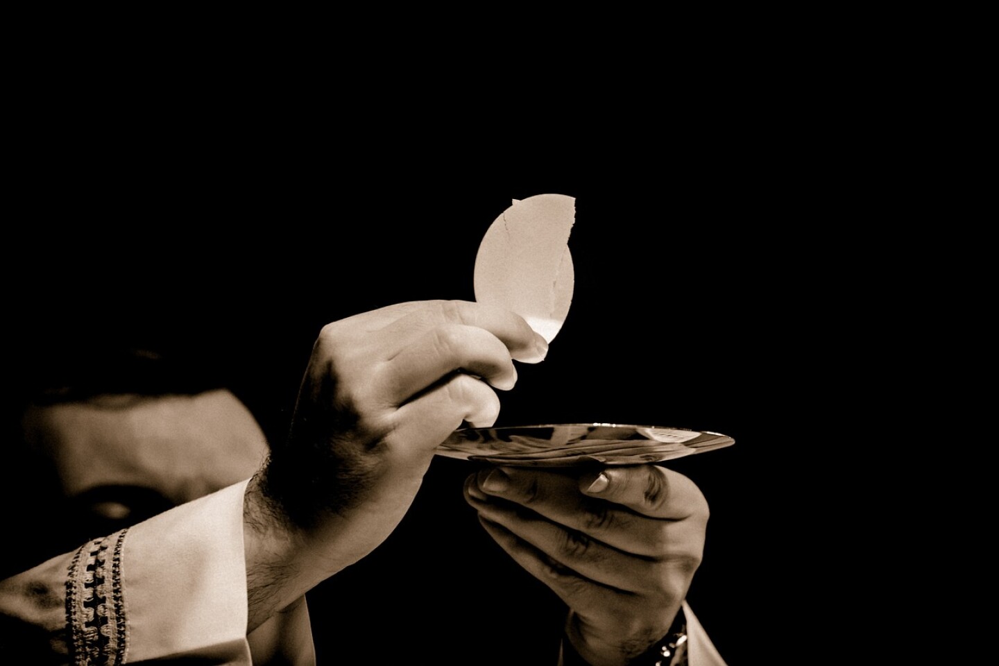 eucharist-1591663_1280