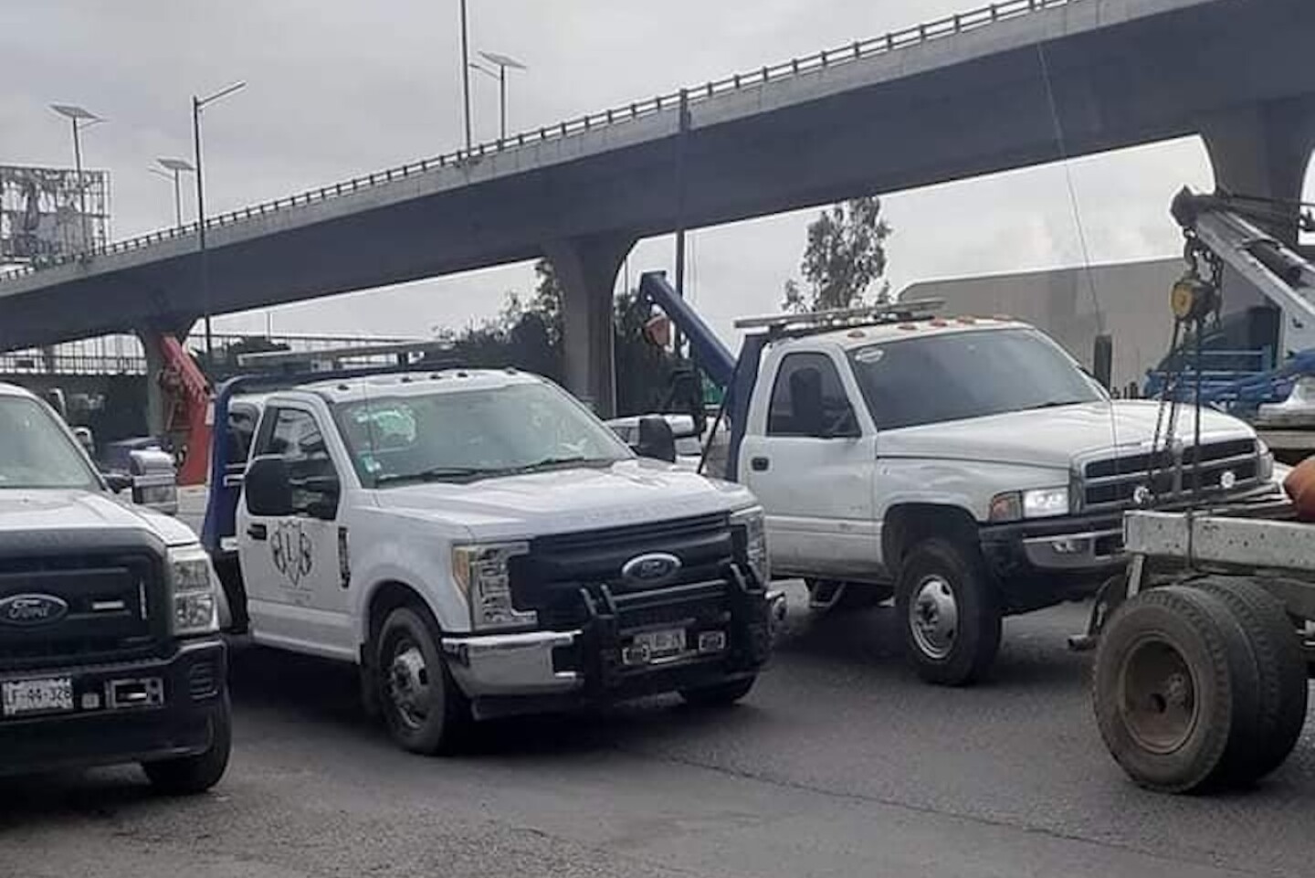 bloqueo-en-periferico-norte-hoy-gruasjpg