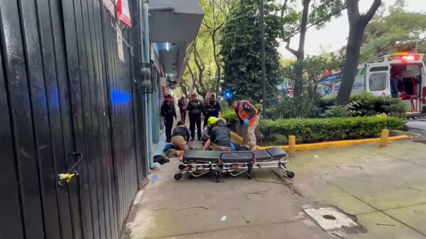 Padre e hijo caen de edificio.jpeg