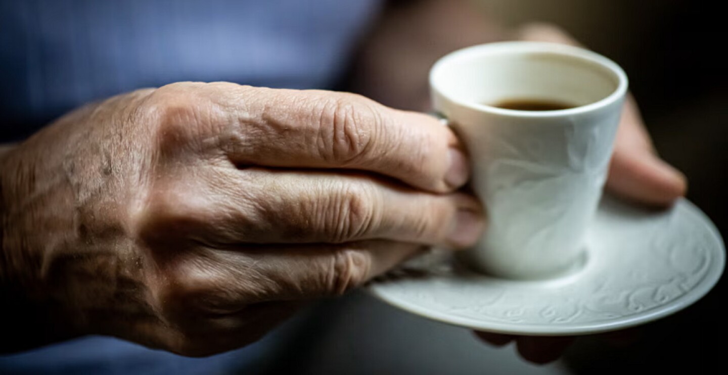 ¿Quieres mantenerte fuerte a medida que envejeces Tal vez deberías tomar otra taza