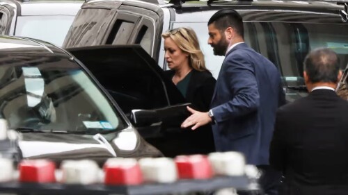El marido de Stormy Daniels dice que probablemente se irán de Estados Unidos