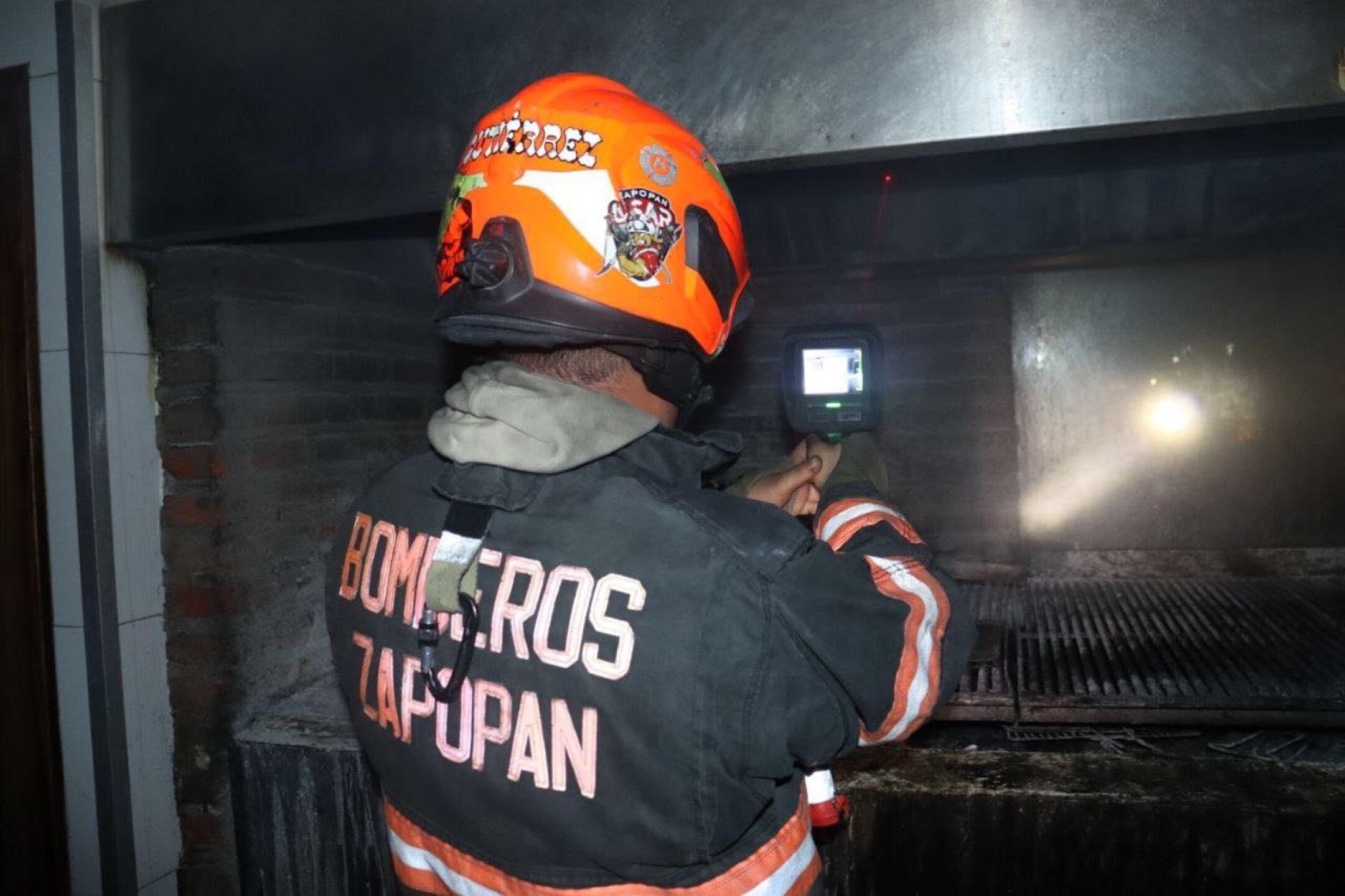 incendio-en-plaza-andares-se-quema-restaurante-campomar-2