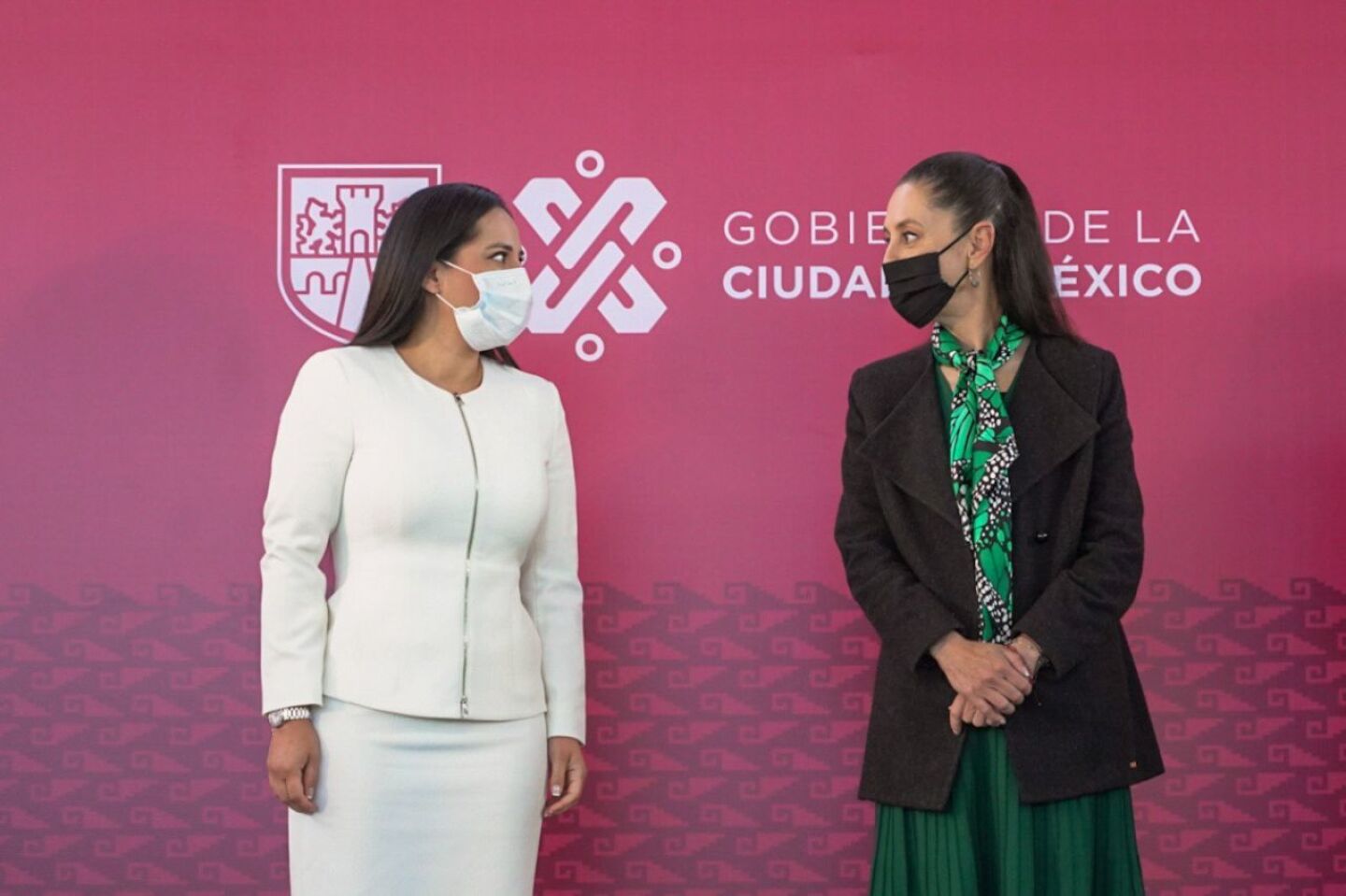Sandra Cuevas, Claudia Sheinbaum, y Ernestina Godoy, encabezaron la reunión de gabinete de seguridad y mesas de construcción de paz para la alcaldía Cuauhtémoc.
