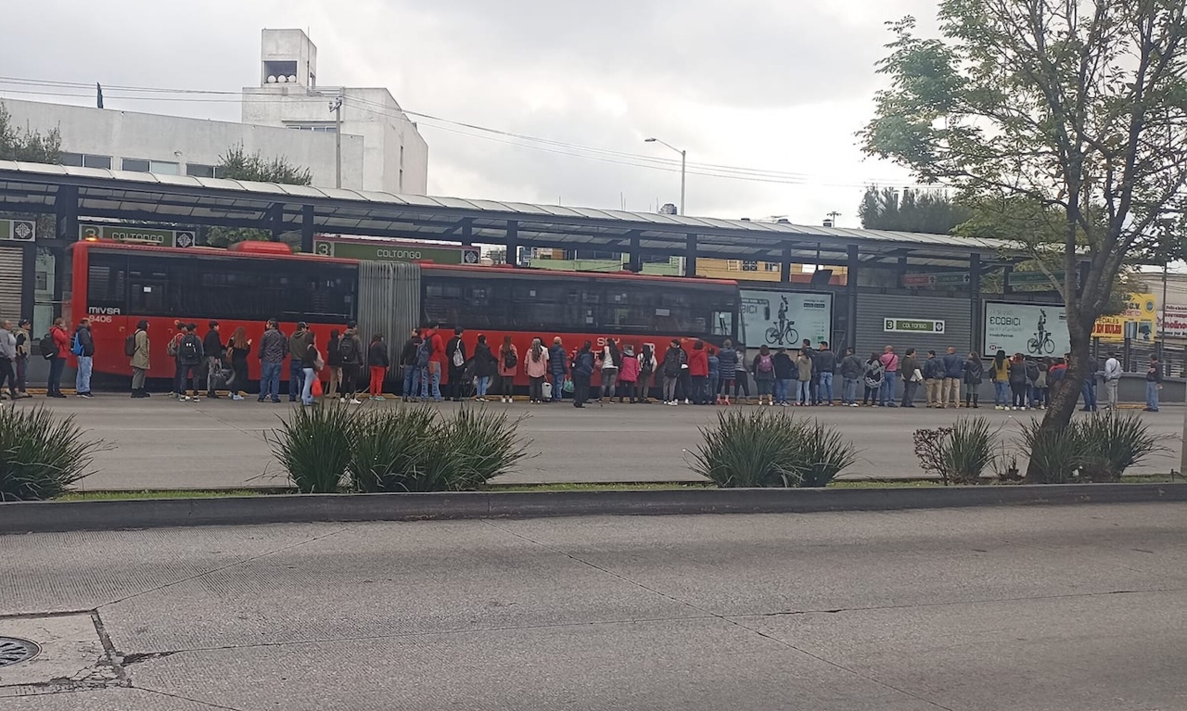 bloqueo-calzada-vallejo-cierre-por-protesta-en-avenida-100-metros-1