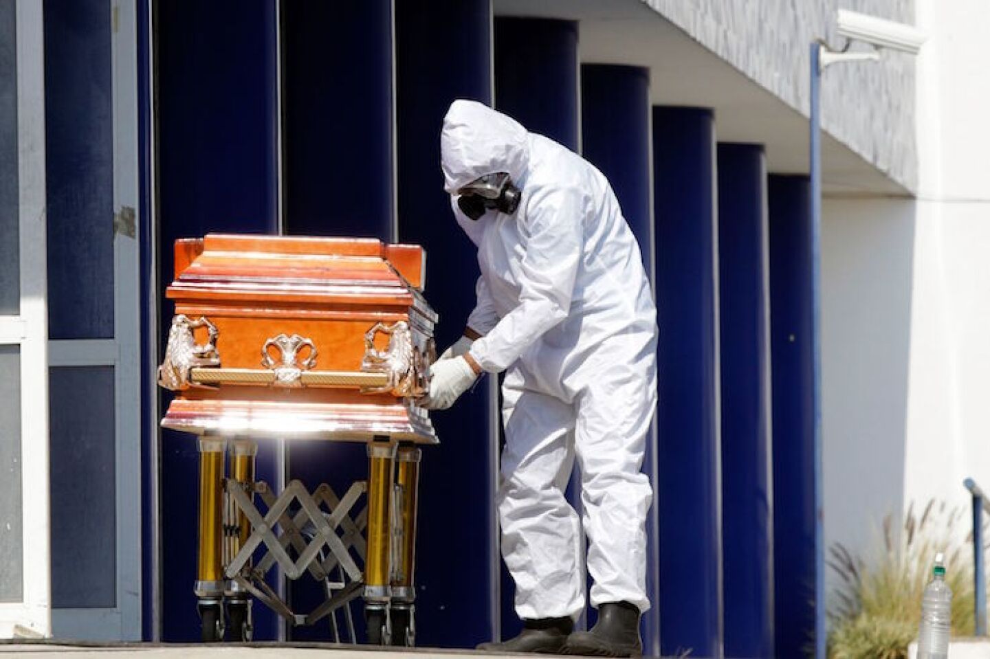Incremento de servicios funerarios en el Hospital de Cholula, por el alza de contagios de Covid-19. El Gobernador del Estado señaló en rueda de prensa, que existe saturación en hospitales tras fiestas decembrinas.