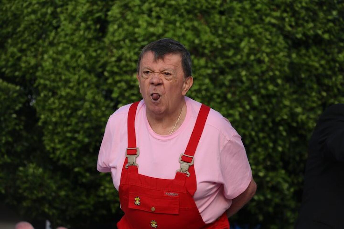 TLALNEPANTLA, ESTADO DE MÉXICO, 12DICIEMBRE2015.- A días que concluya el programa televisivo En Familia con Chabelo, Xavier López "Chabelo" se presentó en el CRIT del Estado de México en apoyo para la colecta anual del Teletón.FOTO: SAÚL LÓPEZ /CUARTOSCURO.COM