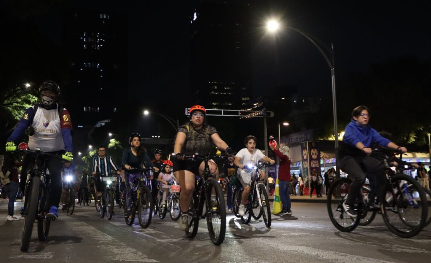 paseo-nocturno-en-bici-2025-ruta-y-horarios.jpeg