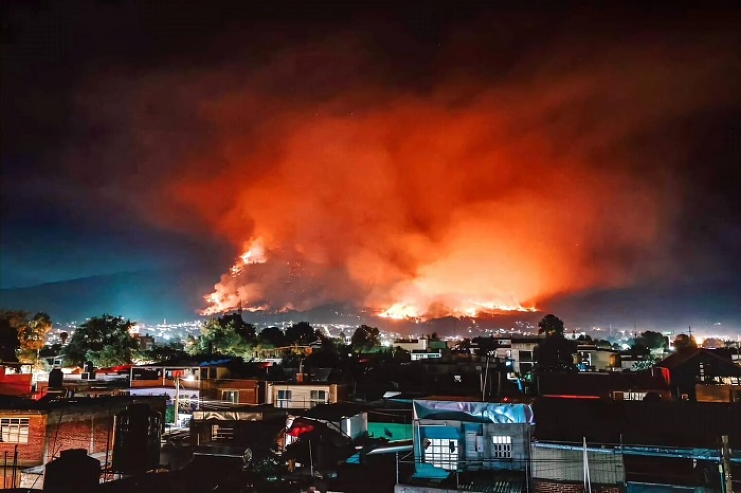 Incendio en Uruapan