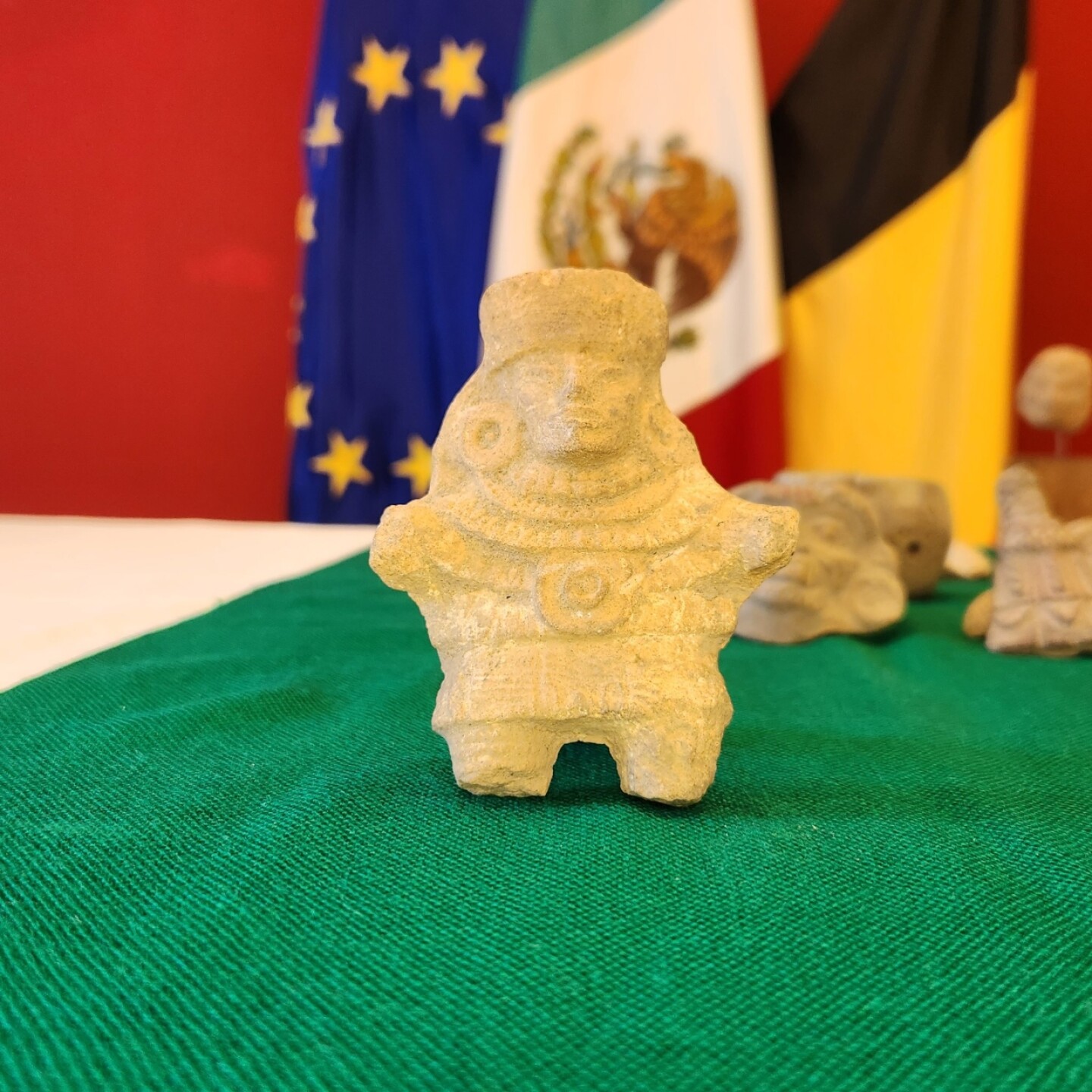 piezas-arqueologicas-belgica-inah