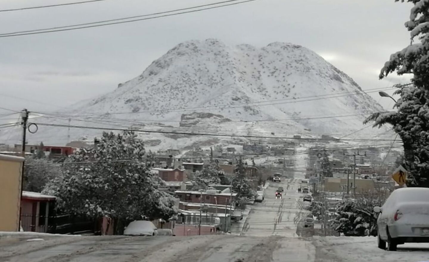 La entrada del frente frío 24 y la cuarta tormenta invernal provocaron intensas nevadas en al menos 30 municipios en el estado de Chihuahua.
