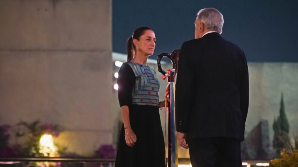 AMLO-Sheinbaum-baston-de-mando