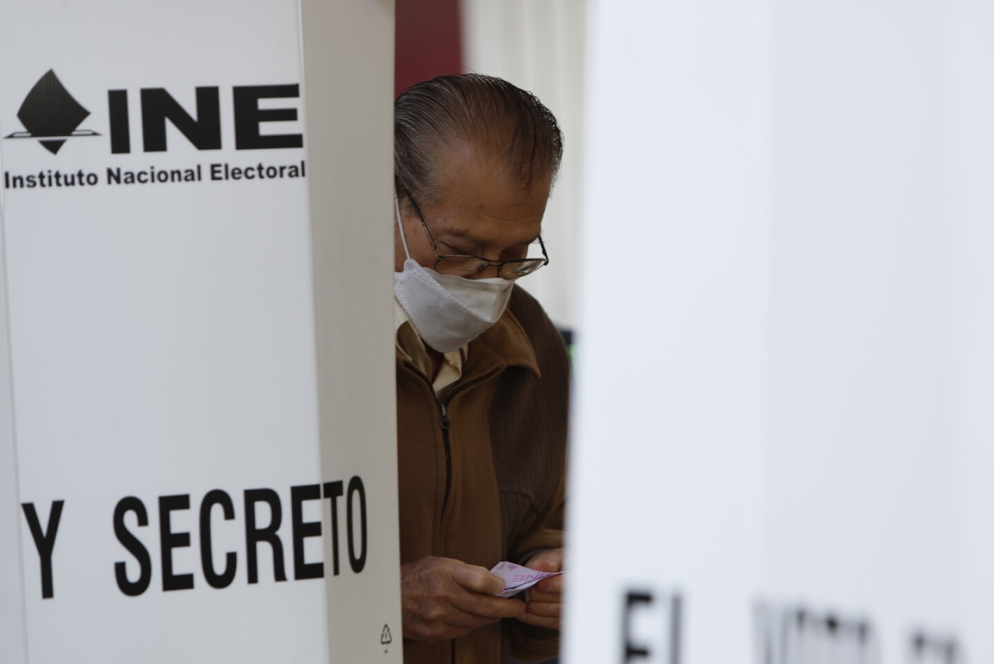 Abren las casillas de votación para la revocación de mandato de López Obrador
