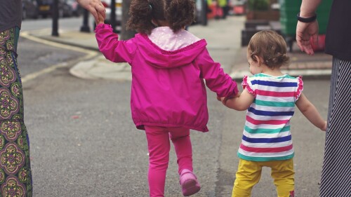walking-person-people-girl-street-play-935909-pxhere.com