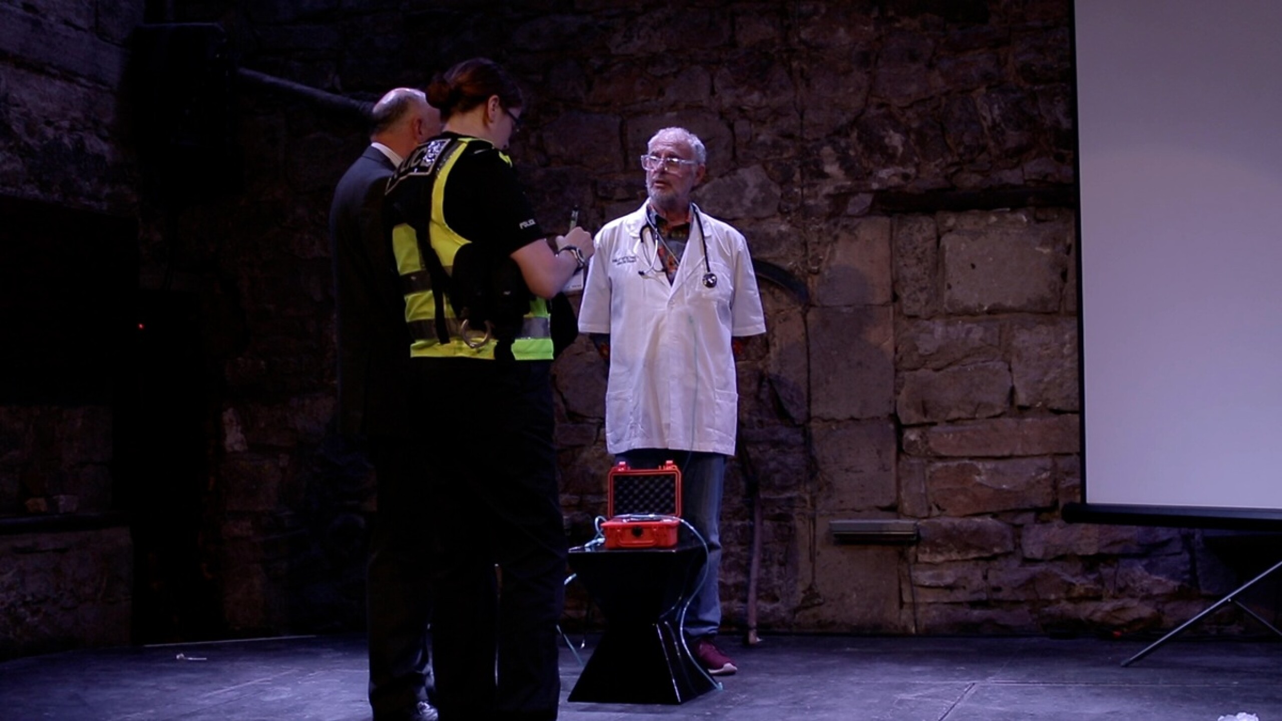 3 2 Dulce Muerte transforma el tabú de la muerte en una reflexión sobre libertad y amor.jpg