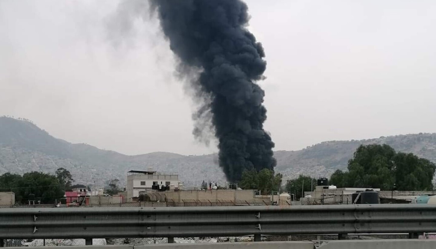 incendio-en-ecatepec-fabrica-se-quema-en-xalostoc