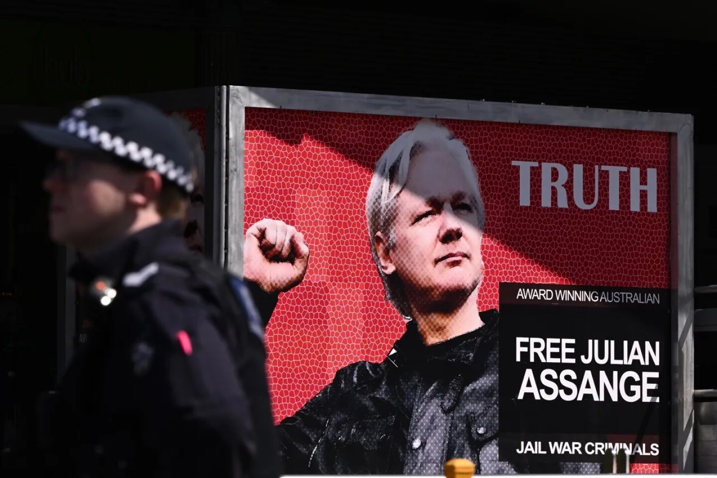 julian-assange-prision