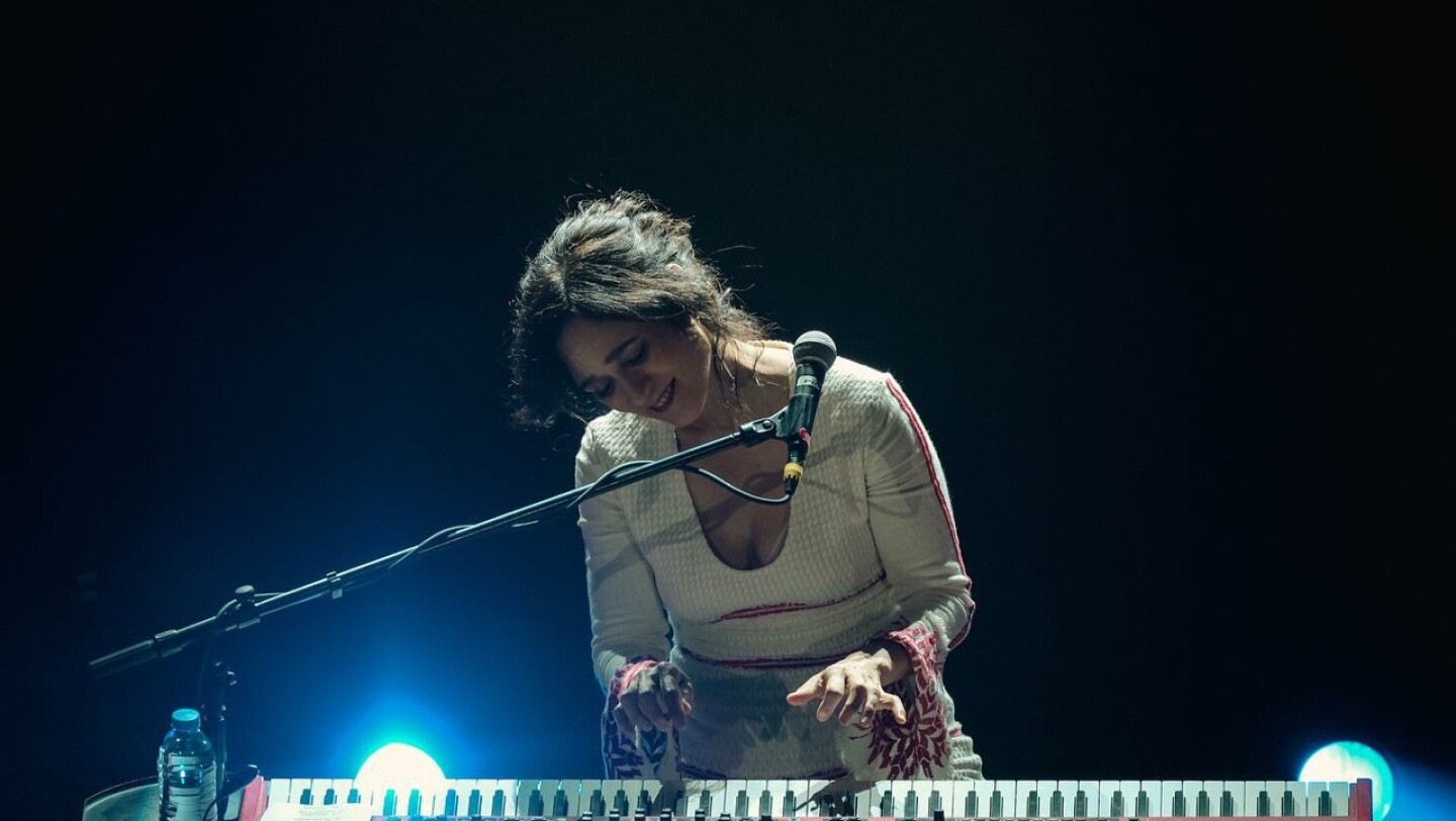 julieta-venegas-teatro-morelos