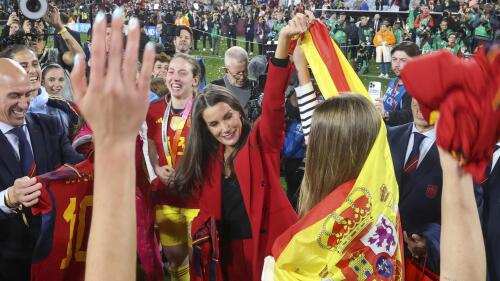 La reina Letizia dice es emocionante alentar a La Roja en la final del Mundial