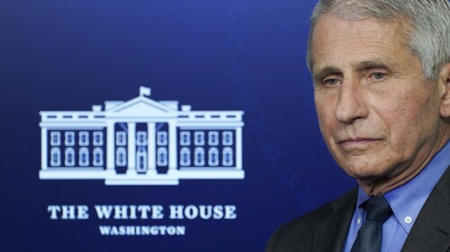 El epidemiólogo de la Casa Blanca afirma que EE.UU. salió de la fase de pandemia