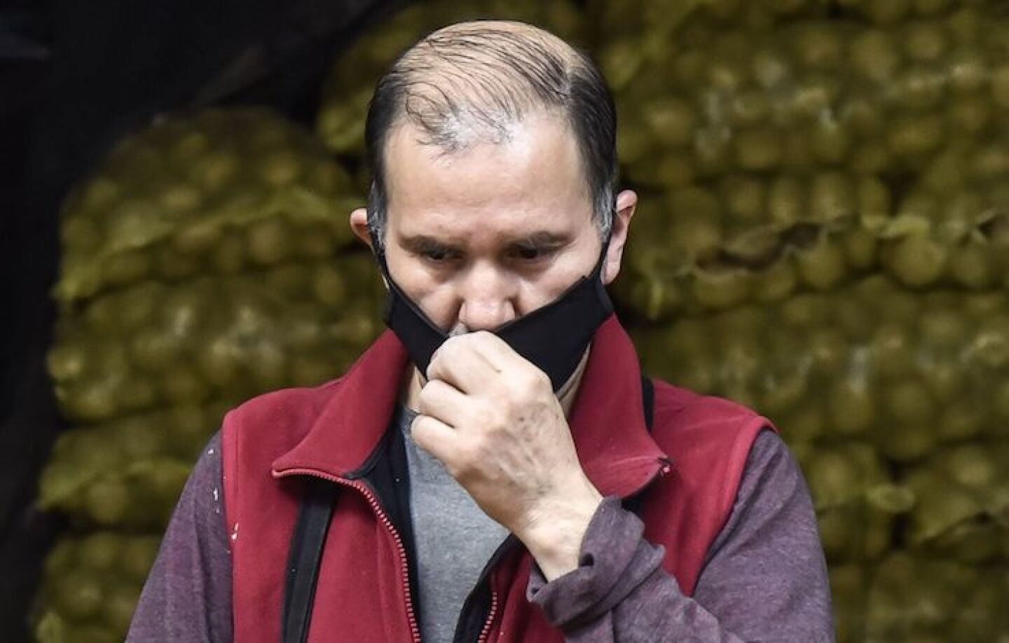 Pese a la contingencia sanitaria por coronavirus (covid-19) en el país, la actividad en la Central de Abasto continúa desarrollándose de forma normal en donde cientos de personas asisten a realizar sus compras.