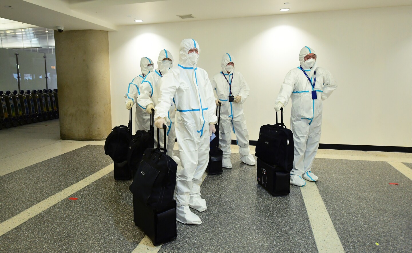 China confina a medio millón de personas por brote de Covid