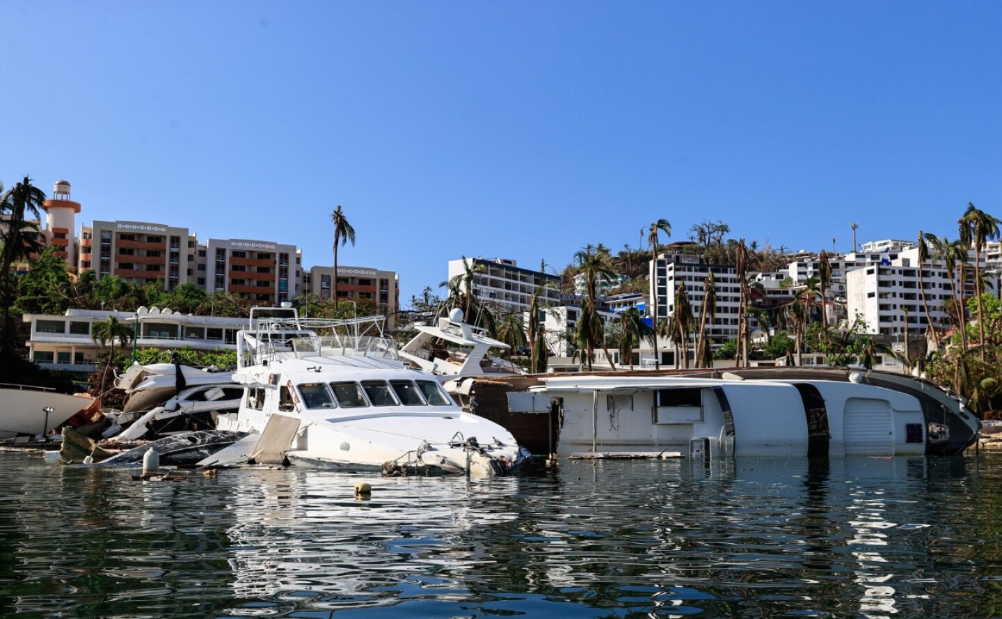 cuerpo Acarey Acapulco