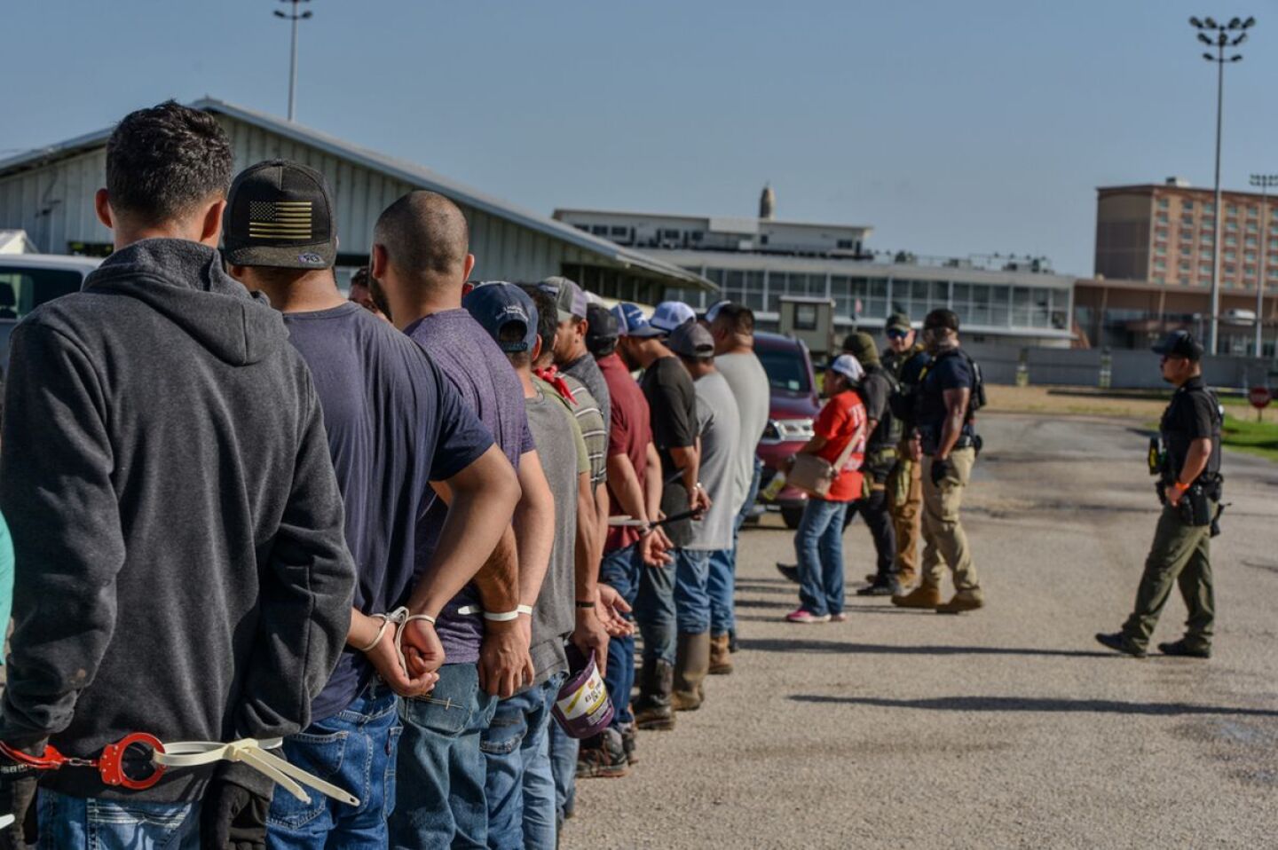 trump-demanda-a-los-angeles-por-proteger-a-migrantes-y-frenar-redadas-de-ice-va-contra-ciudades-santuario