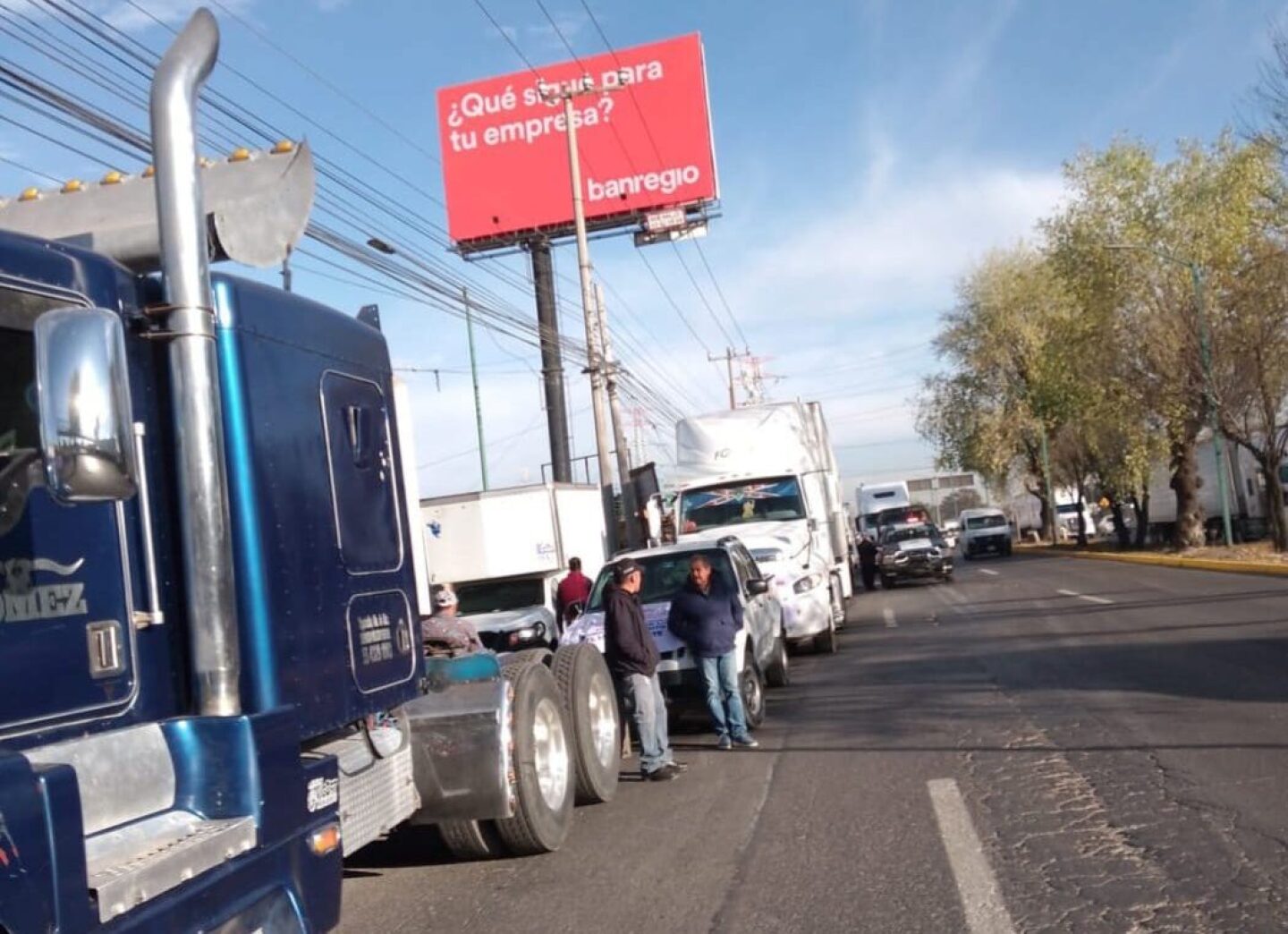 bloqueo-en-la-mexico-queretaro-cierre-de-transportistas-en-cuautitlan-izcalli