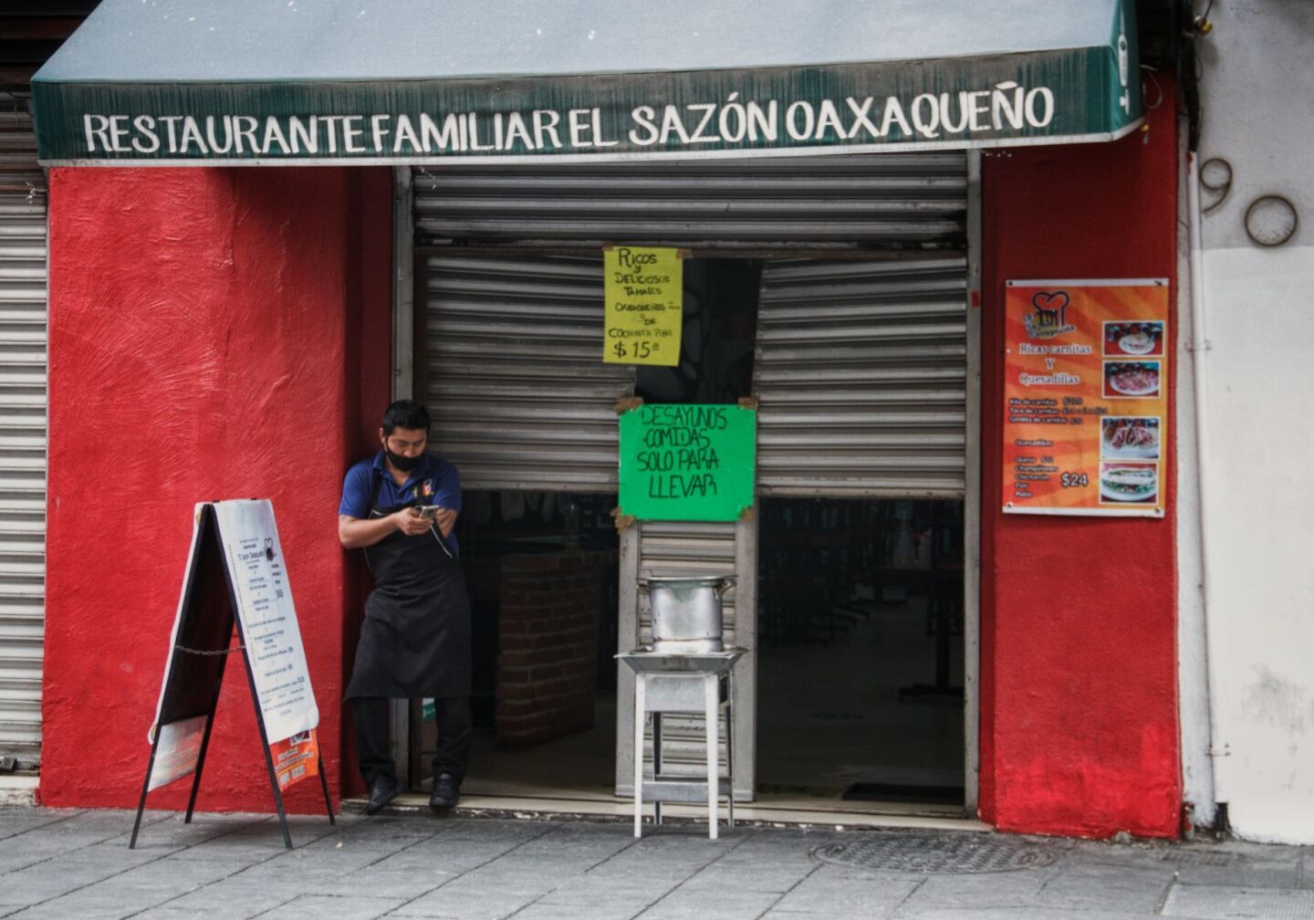 Comercios del Centro Histórico se mantienen con servicio para llevar si son restaurantes o cerrados si no son de primera necesidad, otros al no resistir el cierre ya se encuentran en renta