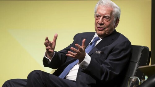 vargas-llosa-petro