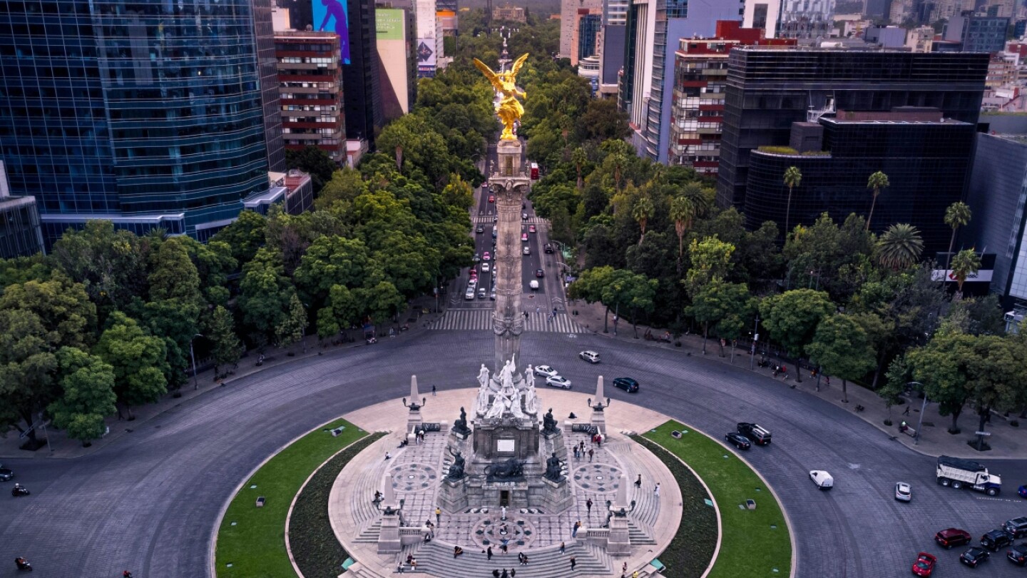 Hoy-No-Circula-jueves-4-de-abril-de-2024-a-quién-aplica