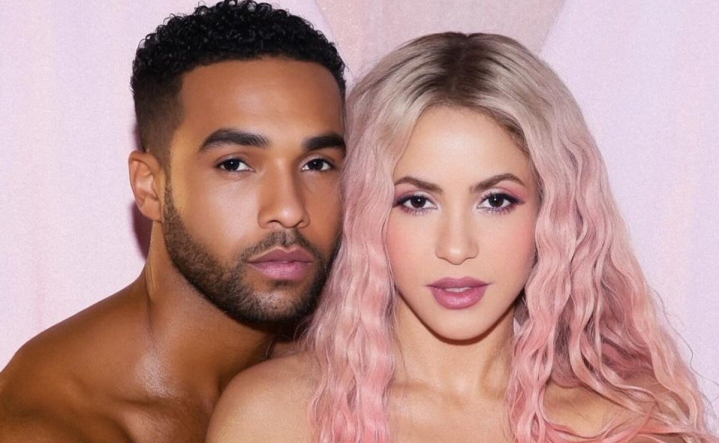lucien_laviscount_shakira_puntería_