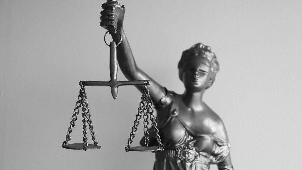 legal-gcde693343_1280