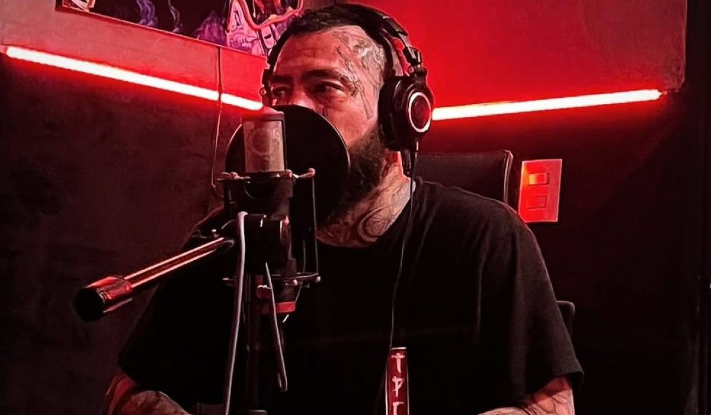 Dharius Rapper ¡Se armó la bronca! Santa Fe Klan y Dharius se encaran en camerinos del ...