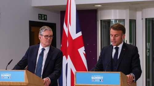 Emmanuel Macron y Keir Starmer.jpg