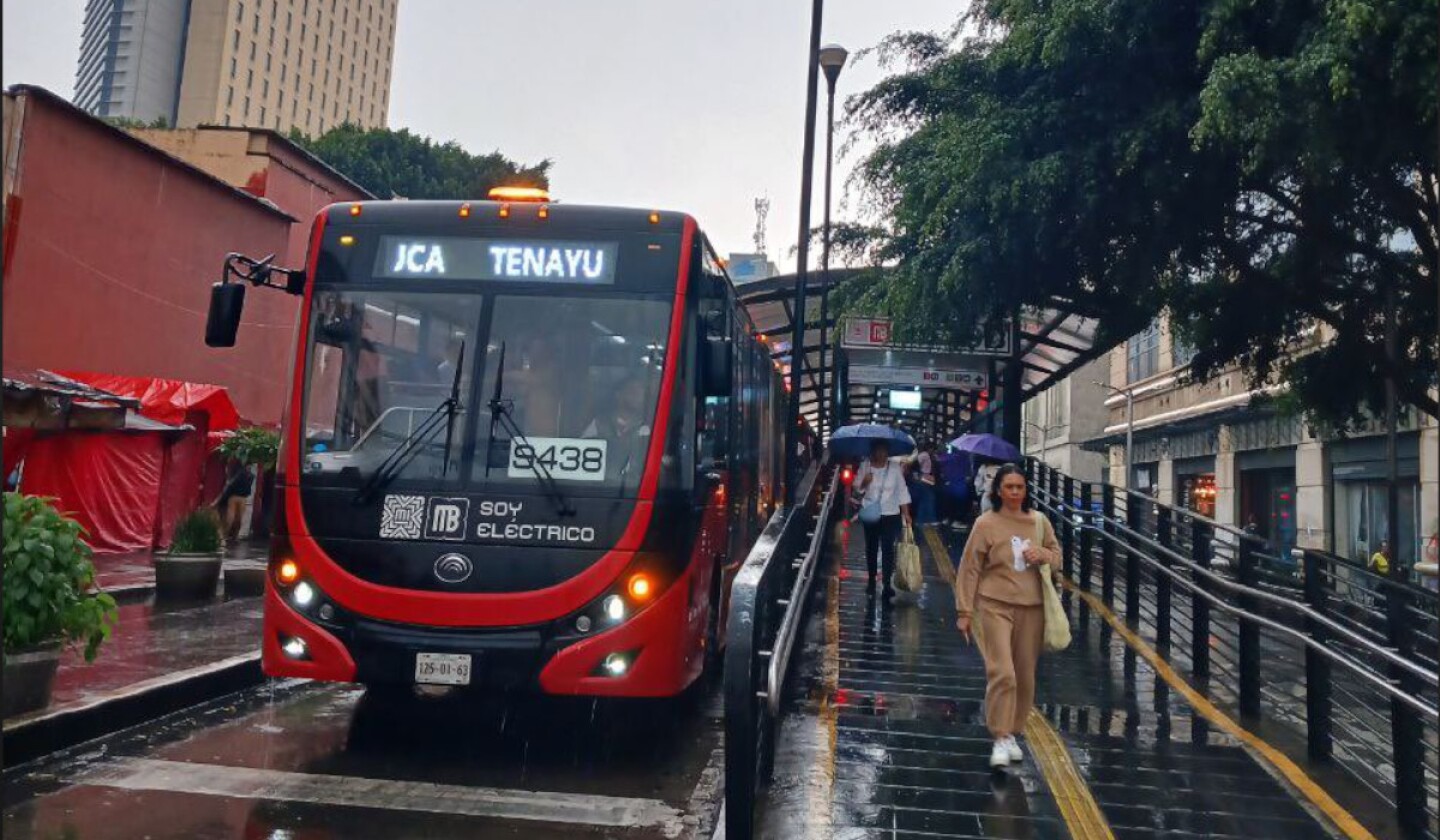 metrobus cierre.jpg