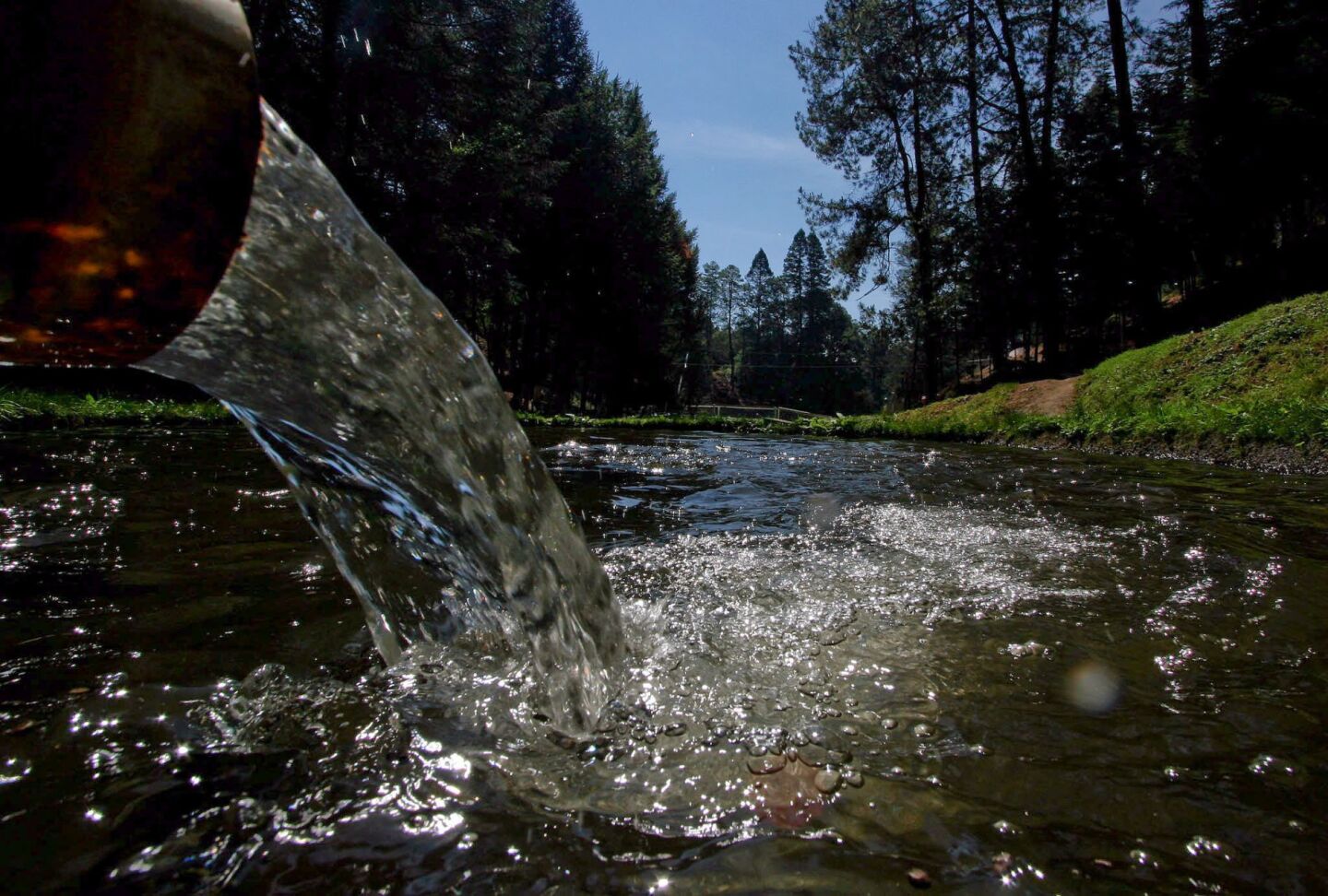 PUEBLA, PUEBLA, 14AGOSTO2009.- La Comisión Nacional del Agua (Conagua), dio a conocer los pronósticos de severa sequía en este estado al igual que en otros estados de la República Mexicana incluido el D.F., y es que habrá sequías más intensas y de mayor duración, debido a la disminución de la precipitación en zonas donde ya de por sí eran escasas, e incrementos de la precipitación en otras; es la zona centro la región de concentración humana más importante del país, por lo que el Valle de México se verá sometido a mayor escasez y las fuentes de re-abastecimiento estarán cada vez menos disponibles para esta zona. FOTOS: FRANCO/CUARTOSCURO.COM