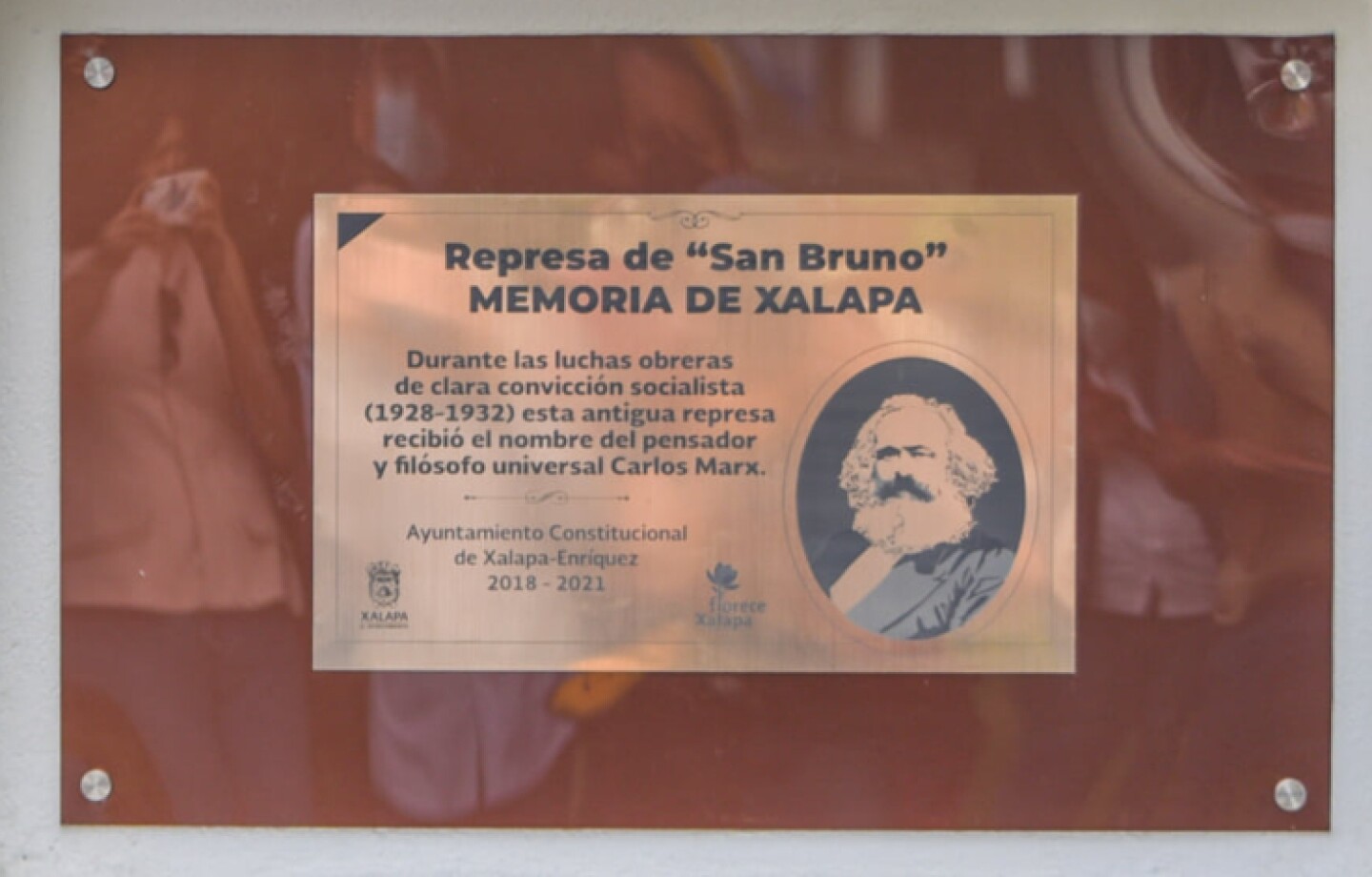 placa Carlos Marx