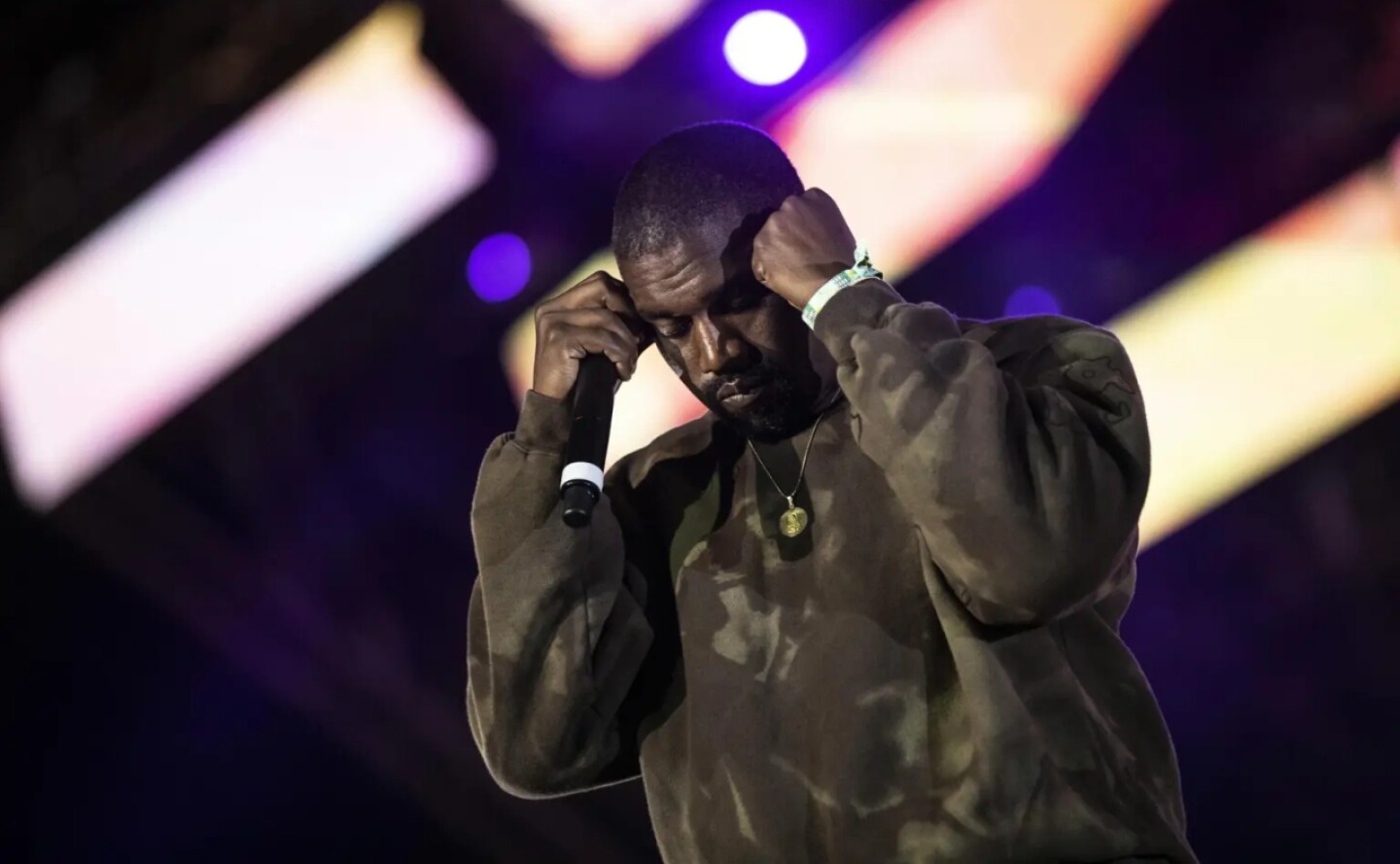 kanye-west-demanda-efe