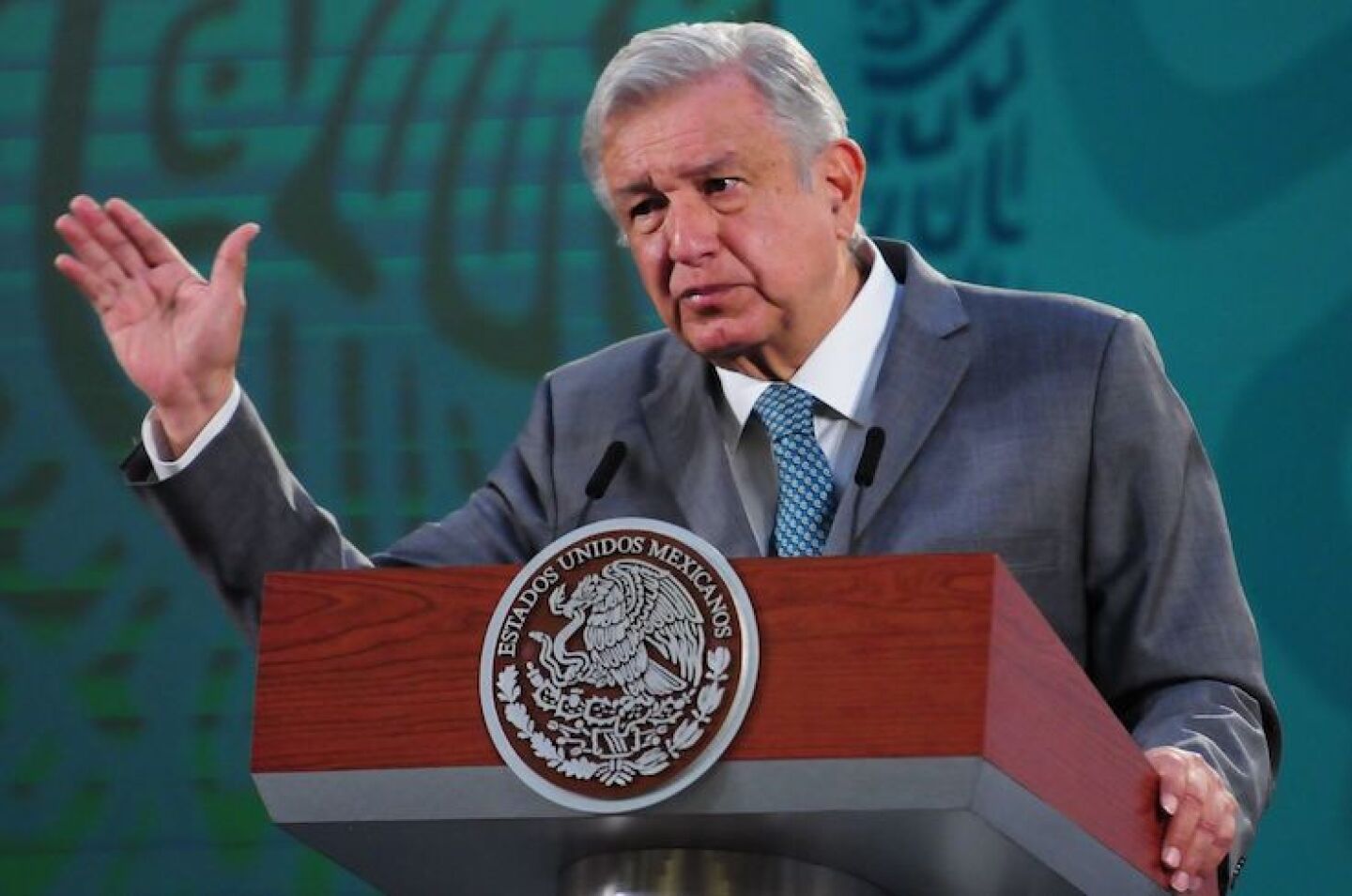 Andrés Manuel López Obrador, presidente de México, responde a la prensa durante la conferencia mañanera.