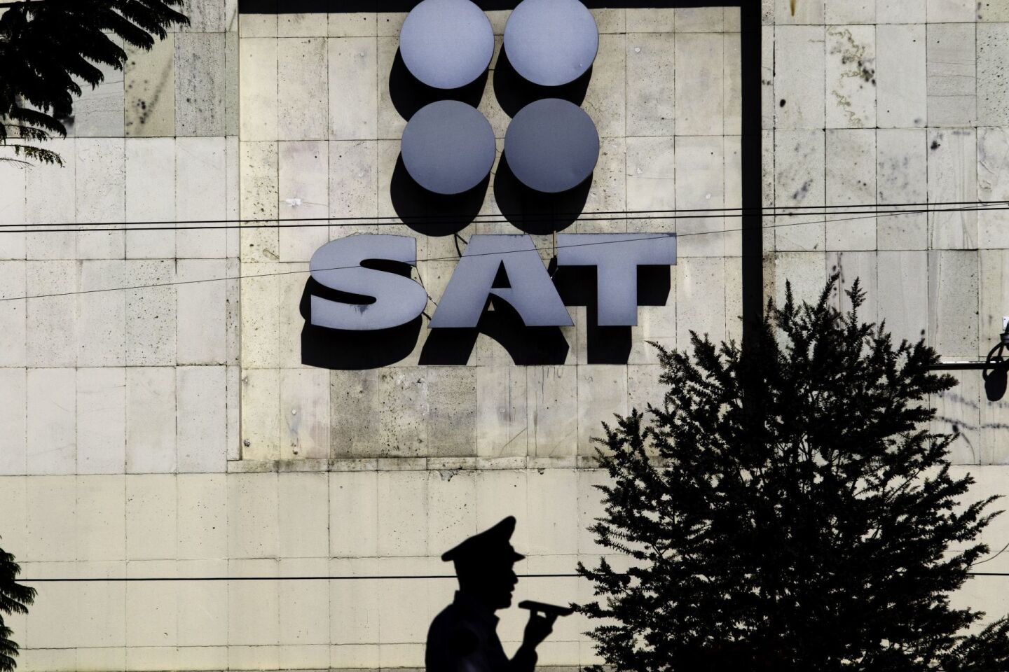 Imágenes de las oficinas del Sistema de Administración Tributaria (SAT).